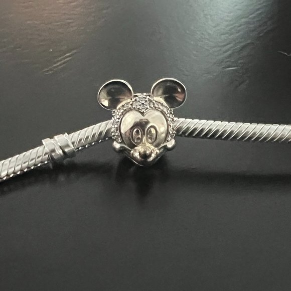 Pandora Moment Mickey Mouse Disney Charm - Picture 1 of 2